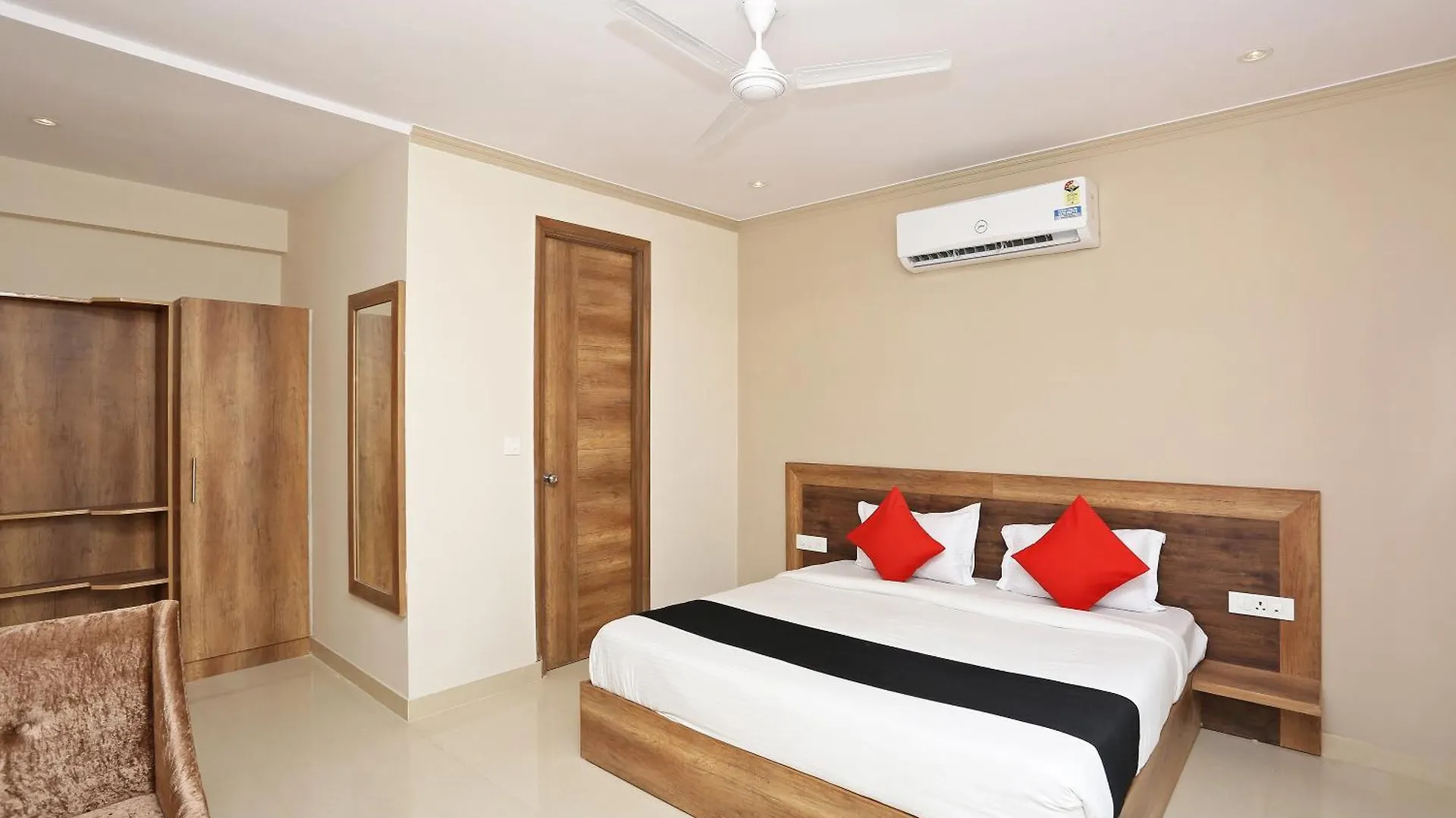 Collection O Paradise Franchisee Near Appu Ghar Gurgaon Hotel